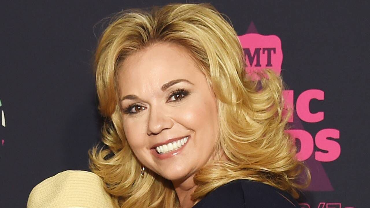 JULIE CHRISLEY: The government wants Julie Chrisley resentenced to 7 years  in prison - WSB-TV Channel 2 - Atlanta