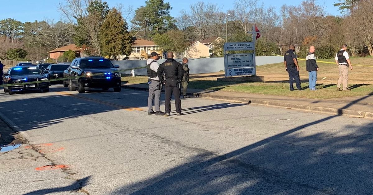 Clayton County area shut down after deputies shoot suspect