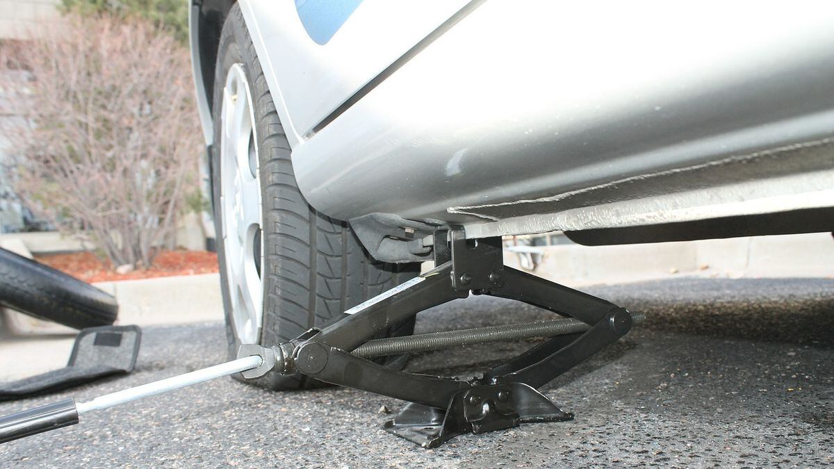 Florida man crushed by car he was working beneath 